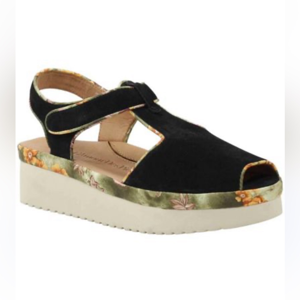 L'amour Black Peep Toe, Platform Style Sandal